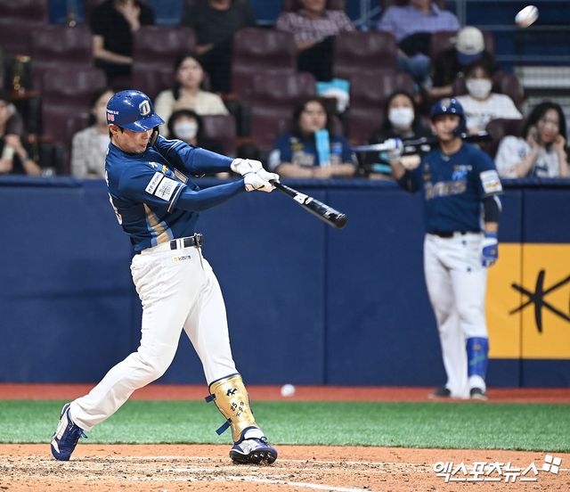NC 외야수 김성욱은 2025시즌을 향한 힘찬 각오를 밝혔다. 실력으로 증명하고자 간절한 마음으로 새 시즌을 준비하고 있다. 엑스포츠뉴스 DB