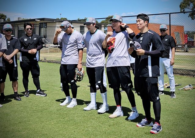 KT 위즈 선수단이 27일 호주 질롱에서 1차 스프링캠프 훈련을 본격적으로 시작했다. KT 위즈