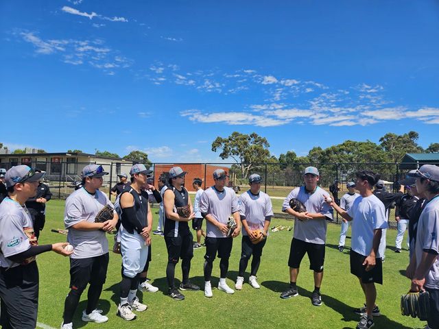 KT 위즈 선수단이 27일 호주 질롱에서 1차 스프링캠프 훈련을 본격적으로 시작했다. KT 위즈