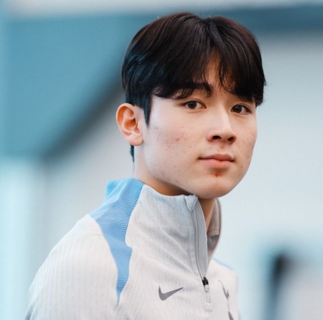 토트넘 홋스퍼가 양민혁을 영입 후 기용하지 않았던 이유가 있었다.&nbsp;양민혁을 1군에서 뛸 수 있는 유망주가 아닌 임대 대상으로 보고 있다는 소식이 전해졌다. 영국 매체 풋볼런던에 따르면 토트넘은 마이키 무어 외 유망주들이 현재 프리미어리그에서 뛸 수준이 아니라고 생각하고 있으며 양민혁을 1월 임대보낼 계획도 있는 것으로 알려졌다. 토트넘 SNS