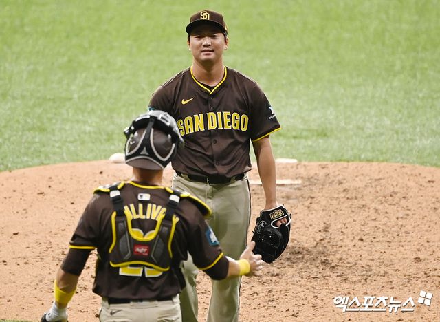 우완투수 고우석이 샌디에이고 파드리스 소속이었던 지난해 3월 MLB 월드투어 서울시리즈 2024에 앞서 열린 스페셜 매치에서 경기를 마친 뒤 미소 짓고 있다. 이후 마이애미 말린스로 트레이드된 고우석은 더블A서 시즌을 마쳤으며 올해 마이애미 스프링캠프에 초청됐다. 엑스포츠뉴스 DB