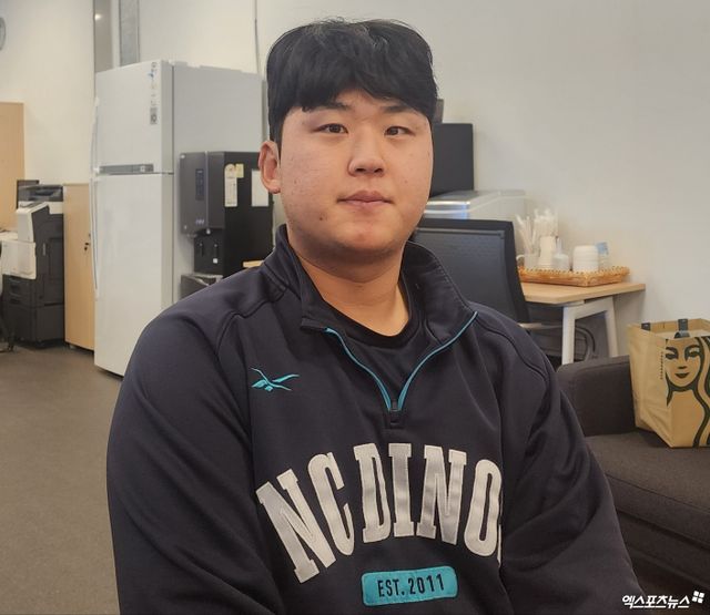 NC 투수 신민혁은 지난해 중반 오른쪽 팔꿈치 뼛조각 제거 수술 뒤 재활하고 있다. 2025시즌 53번에서 18번으로 등번호도 바꾸며 새로운 마음가짐으로 맹활약을 예고했다. 창원, 박정현 기자