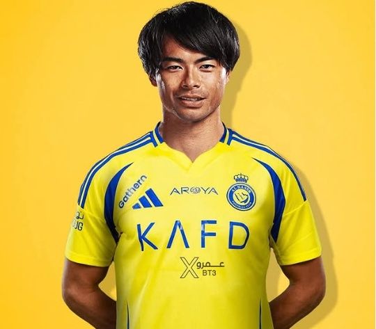 일본 축구대표팀의 에이스인 미토마 가오루가 사우디아라비아의 거액 오퍼를 거절하고 현 소속팀인 프리미어리그 브라이튼에 남는다. 영국 공영방송 BBC는 '브라이튼이 미토마 이적을 계속 거절했고 사우디 알 나스르가 협상장에서 철수했다'고 보도했다. 중계채널 스카이스포츠도 알 나스르의 미토마 영입 작전은 실패로 끝났다. 미토마는 프리미어리그에 남는다고 했다. 알 나스르는 애스턴 빌라 스트라이커 혼 두란을 영입한 뒤 미토마까지 노렸다.