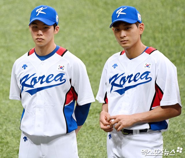 도쿄올림픽에 출전하는 대한민국 야구대표팀이 17일 오후 서울 구로구 고척스카이돔에서 훈련을 가졌다. 김혜성과 이정후가 훈련 전 미팅을 갖고 있다. 엑스포츠뉴스 DB
