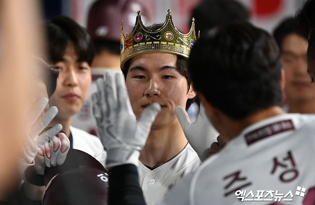 키움 소속 내야수 김혜성은 4일(한국시간) 다저스와 계약에 합의했다. 계약 규모는 3+2년 최대 2200만 달러(약 324억원)이다. 여러 포지션을 맡는 멀티 플레이어 임무를 맡을 것으로 보인다. 엑스포츠뉴스 DB