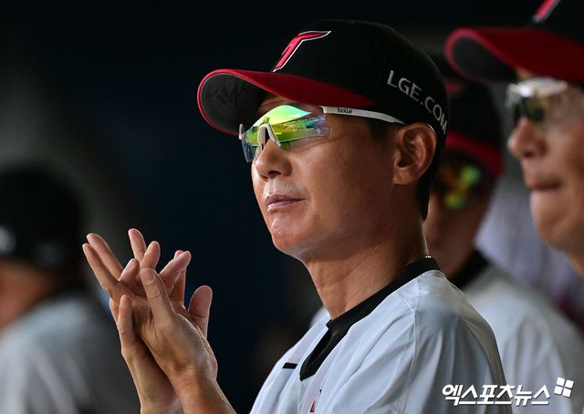 염경엽 감독이 이끄는 LG 트윈스가 10월 1일 서울 잠실야구장에서 열리는 NC 다이노스와의 2025시즌 최종전에서 페넌트레이스 1위 확정에 도전한다. 사진 엑스포츠뉴스 DB