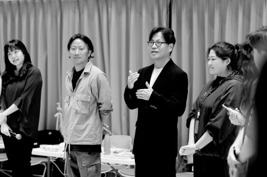 기대감을 담은 인사말을 전하는 신동원 '라이프 오브 파이' 프로듀서