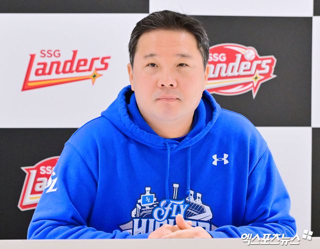 박진만 감독이 이끄는 삼성 라이온즈가 11일 인천 SSG랜더스필드에서 열린 SSG 랜더스와의 준플레이오프 2차전에서 3-4로 졌다. 사진 김한준 기자