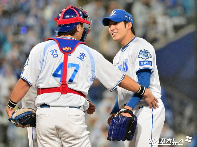13일 오후 대구삼성라이온즈파크에서 열린 '2025 신한 SOL Bank KBO 포스트시즌' SSG 랜더스와 삼성 라이온즈의 준플레이오프 3차전 경기, 7회초 2사 삼성 원태인이 마운드를 내려오고 있다. 대구, 김한준 기자