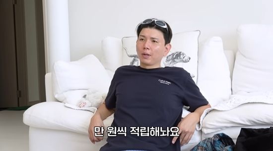 아들 옷을 구매한 제이쓴. 사진=유튜브 채널 '홍현희 제이쓴의 홍쓴TV'