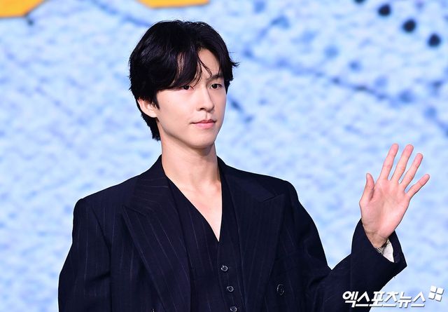 넷플릭스 '굿뉴스' 홍경