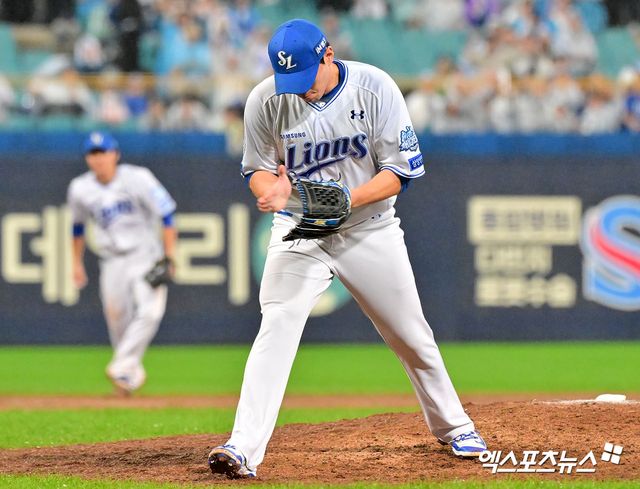 13일 오후 대구삼성라이온즈파크에서 열린 '2025 신한 SOL Bank KBO 포스트시즌' SSG 랜더스와 삼성 라이온즈의 준플레이오프 3차전 경기, 삼성이 SSG에 5:3으로 승리하며 플레이오프 진출까지 1승만을 남겨뒀다. 이날 경기에서 승리한 삼성 선수들이 기뻐하고 있다. 대구, 김한준 기자