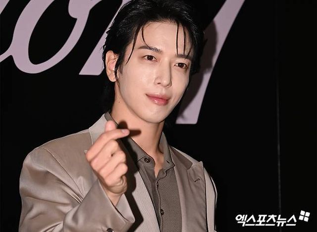 2024년 이탈리아 수트 브랜드 리뉴얼 오픈 행사에 참석한 정용화.