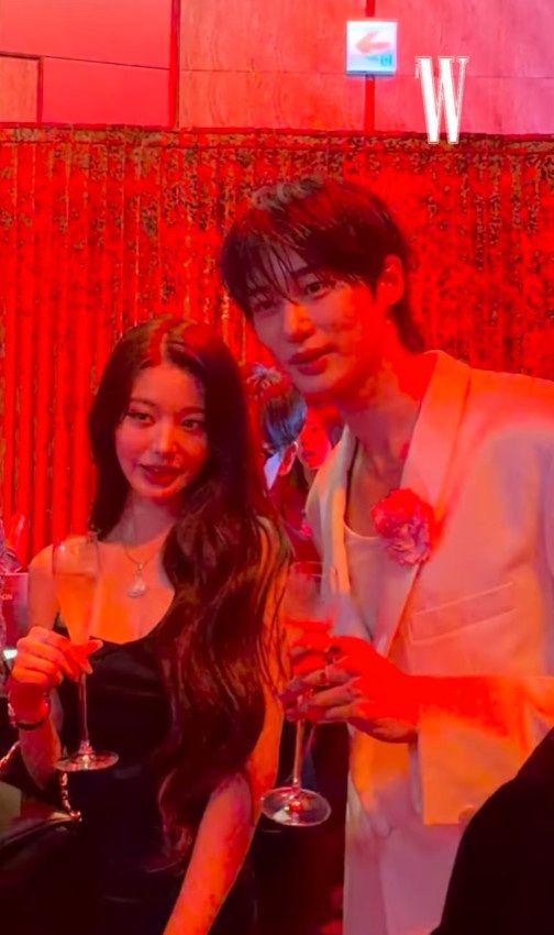 변우석과 장원영.