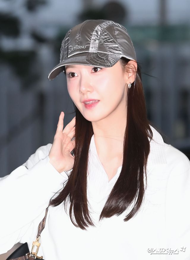 윤아 '당겨도 무결점'