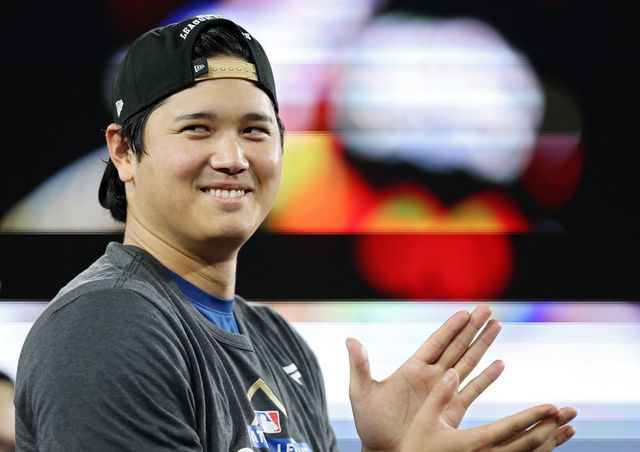 미국 메이저리그 LA 다저스의 오타니 쇼헤이가 18일(한국시간) 미국 캘리포니아주 로스앤젤레스의 다저스타디움에서 열린 밀워키 브루어스와의 2025 메이저리그 포스트시즌 내셔널리그 챔피언십시리즈(NLCS, 7전 4승제, 다저스 3승) 4차전에서 선발투수로 6이닝 무실점, 1번 지명타자로 3홈런을 기록하는 활약을 펼쳤다. 사진 연합뉴스