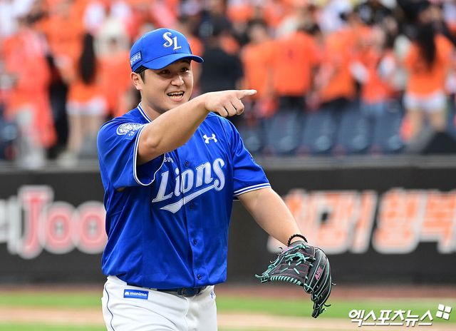 삼성 라이온즈 우완 최원태가 19일 대전 한화생명 볼파크에서 열린 한화와의 2025 신한 SOL Bank KBO 포스트시즌 플레이오프(5전 3선승제, 한화 1승) 2차전에 선발등판, 7이닝 1실점 호투로 데일리 MVP에 선정됐다. 사진 김한준, 박지영 기자