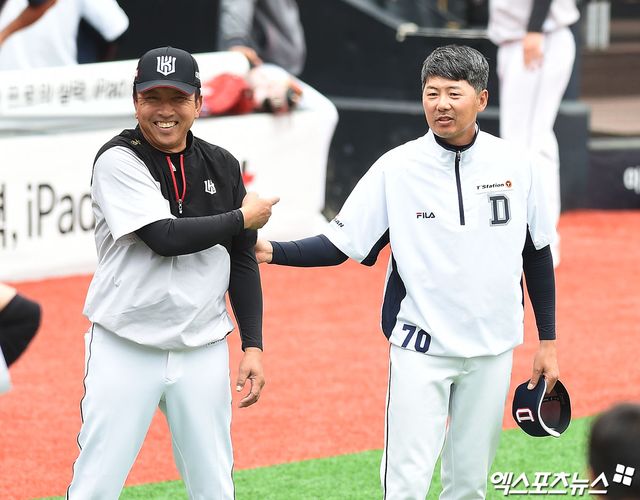 두산 베어스가 20일 구단 제21대 감독으로 김원형(오른쪽) 전 SSG 랜더스 감독을 선임했다. 사진 엑스포츠뉴스 DB