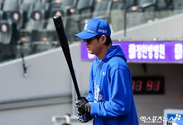 19일 오후 대전한화생명볼파크에서 열리는 '2025 신한 SOL Bank KBO 포스트시즌' 삼성 라이온즈와 한화 이글스의 플레이오프 2차전 경기에 앞서 삼성 구자욱이 훈련에 나서고 있다. 엑스포츠뉴스 DB