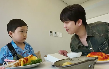 '슈퍼맨이 돌아왔다' 은우, 이찬원. 사진=KBS 2TV