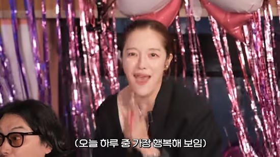 생일파티를 연 황보라. 사진=유튜브 채널 '황보라 보라이어티'