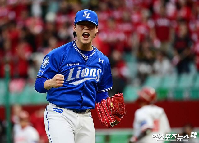 KBO가 다음달 개최되는 국가대표팀의 'K-BASEBALL SERIES' 일부 선수를 교체했다. 최근 포스트시즌에서 맹활약을 펼치고 있는 삼성 라이온즈 우완 파이어볼러 이호성이 태극마크를 단다. KBO는 23일 '전력강화위원회가 부상으로 출전이 어려워진 두산 베어스 최승용, NC 다이노스 김영규를 대체할 선수로 롯데 자이언츠 이민석과 삼성 라이온즈 이호성의 선발을 확정했다'고 밝혔다. 류지현 감독이 이끄는 국가대표팀은 오는 11월 8~9일 고척스카이돔에서 체코, 15~16일 도쿄돔에서 일본과 평가전을 치르는 K-베이스볼 시리즈(K-BASEBALL SERIES)를 진행한다. 엑스포츠뉴스DB