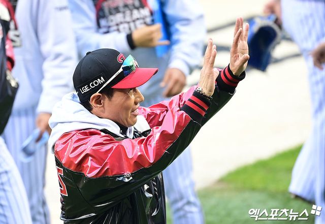 염경엽 감독이 이끄는 LG 트윈스가 27일 서울 잠실야구장에서 열리는 2025 신한 SOL Bank KBO 포스트시즌 한국시리즈(7전 4선승제, LG 1승) 2차전에서 승리를 노린다. 사진 엑스포츠뉴스 DB