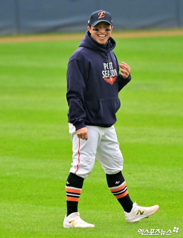 프로 데뷔 후 처음으로 한국시리즈 무대를 밟은 한화 이글스 베테랑 타자 손아섭. 사진 엑스포츠뉴스 DB