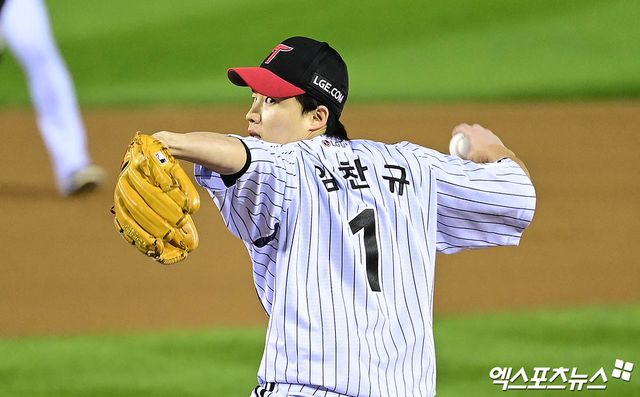 LG 트윈스 투수 임찬규가 지난 27일 서울 잠실야구장에서 열린 2025 신한 SOL Bank KBO 포스트시즌 한국시리즈(7전 4선승제, LG 1승) 2차전에서 한화 이글스를 상대로 3.1이닝 5실점을 기록했다. 사진 김한준, 박지영 기자