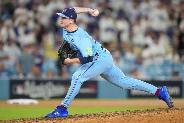 29일(한국시간) 미국 메이저리그(MLB) 포스트시즌 토론토 블루제이스와 LA 다저스의 월드시리즈(WS) 4차전, 9회말 토론토 루이스 발랜드가 공을 힘차게 던지고 있다. Imagn Images 연합뉴스