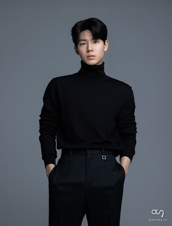 어썸이엔티 제공, 배현성