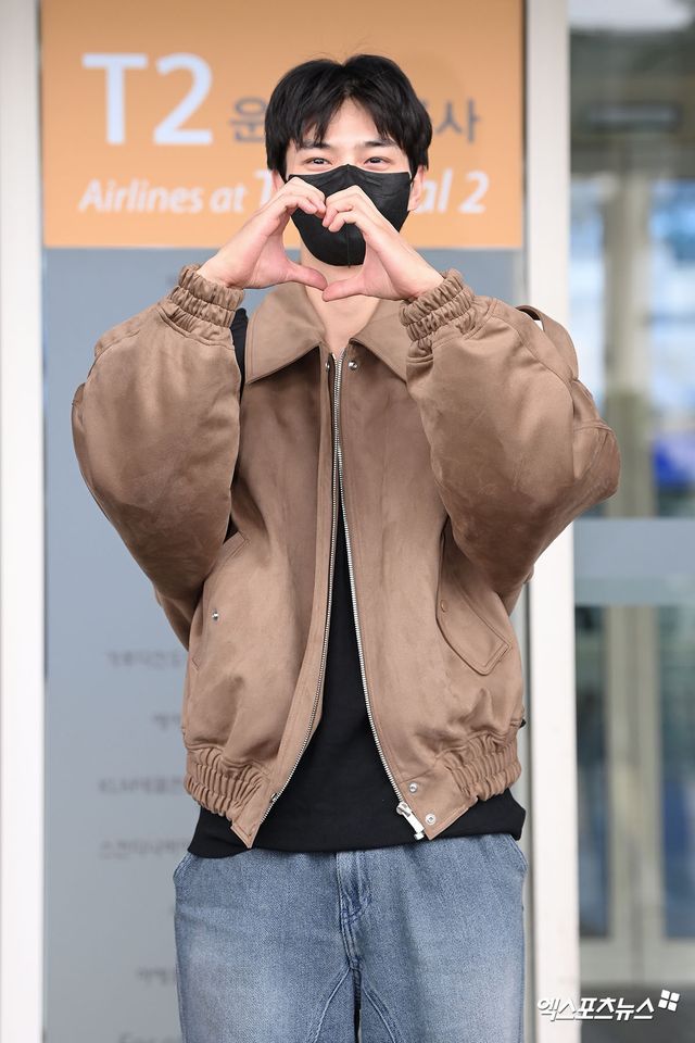 송강 '마스크로 가려지지 않는 잘생김'