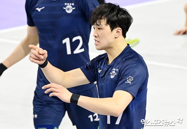 7일 오후 인천 계양체육관에서 열린 ‘도드람 2023-2024 V-리그’ 대한항공과 KB손해보험의 경기, 대한항공 임동혁이 득점 후 기뻐하고 있다. 엑스포츠뉴스 DB