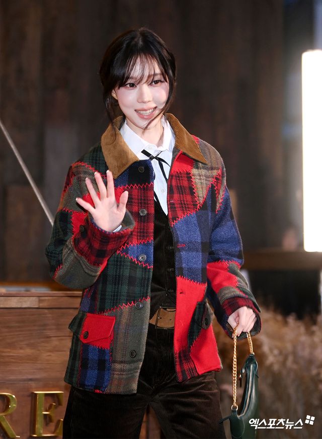 윈터 '퇴장도 아름답게'