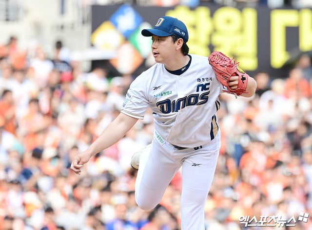 31일 오후 경상남도 창원NC파크에서 열린 '2025 신한 SOL Bank KBO리그' 한화 이글스와 NC 다이노스의 경기, 8회초 NC 배재환이 역투하고 있다. 엑스포츠뉴스 DB