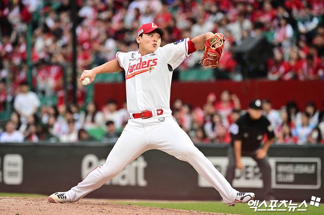 9일 오후 인천SSG랜더스필드에서 열린 '2025 신한 SOL Bank KBO 포스트시즌' 삼성 라이온즈와 SSG 랜더스의 준플레이오프 1차전 경기, 9회초 SSG 조병현이 역투하고 있다. 인천, 김한준 박지영 기자