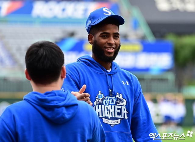 삼성 라이온즈 외국인 타자 르윈 디아즈가 9일 인천 SSG랜더스필드에서 열리는 2025 신한 SOL Bank KBO 준플레이오프(5전 3승제) SSG 랜더스와의 1차전에 4번타자 겸 1루수로 선발 라인업에 이름을 올렸다. 박지영 기자