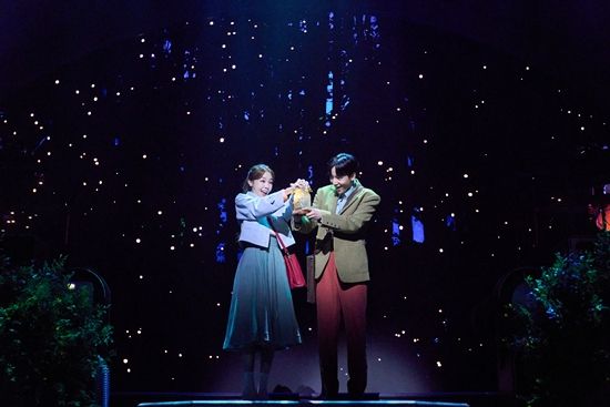 뮤지컬 '어쩌면 해피엔딩' 공연 장면