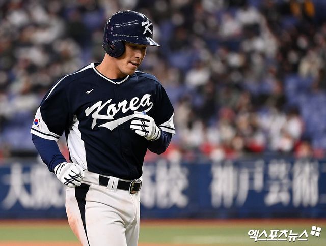 6일 오후 일본 오사카 교세라돔에서 열린 2023 월드베이스볼클래식(WBC) 대한민국과 오릭스 버펄로스의 연습경기, 8회초 1사 대한민국 에드먼이 좌익수 플라이로 아웃된 후 아쉬워하고 있다. 엑스포츠뉴스DB