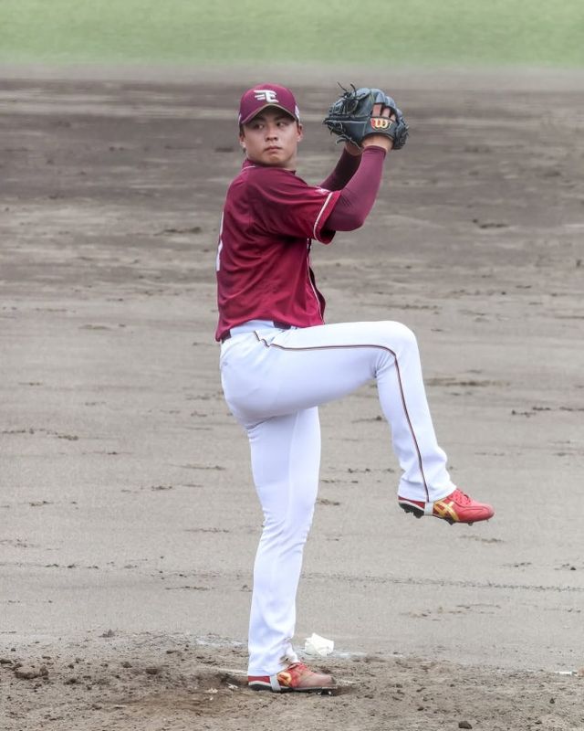 한화 이글스가 13일 구단의 1호 아시아 쿼터로 대만 출신 좌완 투수 왕옌청 입단을 발표했다. 왕옌청은 일본프로야구 라쿠텐 골든이글스 소속이며, 이번에 한화와 연봉 10만 달러(한화 약 1억 4000만원)에 계약했다. 신장 180cm, 체격 82kg의 체격 조건을 갖춘 왕옌청은 2023년 APBC 한국전 선발로 나와 조기강판되기도 했다. 사진 왕옌청 SNS