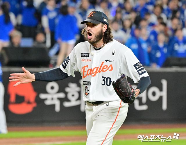 2025시즌 KBO리그 4관왕을 차지한 투수 코디 폰세. 사진 엑스포츠뉴스 DB