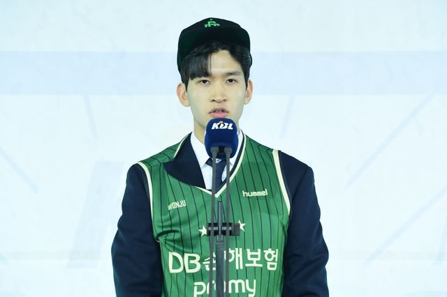 14일 서울 잠실학생체육관에서 열린 2025 KBL 신인선수 드래프트가 열렸다. 연세대 가드 겸 포워드 이유진은 전체 2순위로 원주 DB에 지명됐다. KBL