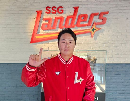 새롭게 합류한 박재상 육성군 총괄코치. SSG 랜더스