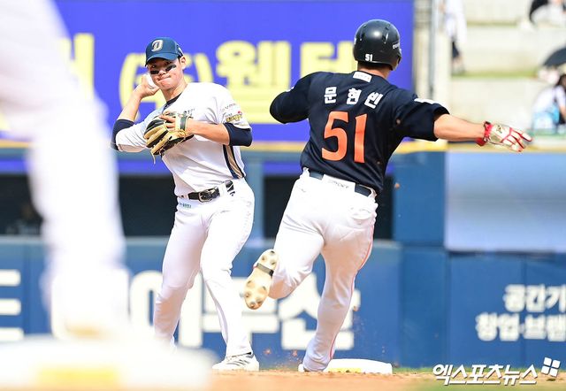 NC 다이노스 내야수 김주원(왼쪽)이 18일 KBO가 발표한 2025 KBO 수비상 유격수 부문 수상자로 선정됐다. 사진 엑스포츠뉴스 DB