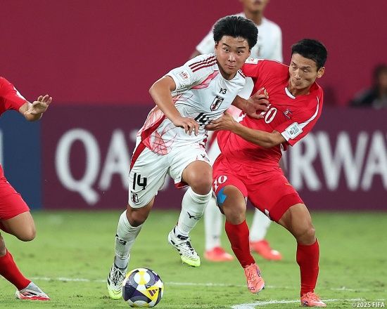 북한이 19일(한국시간) 카타르 도하에 있는 아스파이어존 4경기장에서 열린 일본과의 대회 16강전에서 승부차기 끝에 패해 탈락했다.&nbsp;북일전으로 관심을 모은 경기에서 북한과 일본은 정규 시간 내에 승부를 가리지 못해 승부차기에서 결판을 냈다. 북한은 2번 키커 한일복의 킥이 골문 밖으로 나가며 패했다.&nbsp;일본축구협회