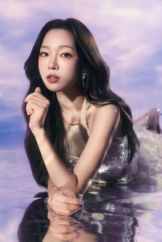 클래식 하프 연주자이자 대중 음악 싱어송라이터 심소정이 데뷔 후 첫 EP를 발표했다.