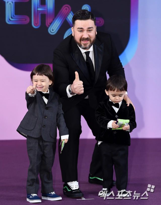 엑스포츠뉴스 DB - 샘 해밍턴, 윌리엄, 벤틀리