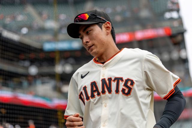 메이저리그 공식 홈페이지 MLB닷컴이 21일(한국시간) 샌프란시스코의 낮은 외야 수비 지표를 지적하며 이정후의 이름을 언급했다. 샌프란시스코 외야진은 올해 OAA(Outs Above Average) -18을 기록하며 리그 최하위에 머물렀다. 이정후의 이번 시즌 OAA -5는 규정 수비 이닝을 채운 리그 중견수 37명 중 최하위인 36위에 속한 수치다. 연합뉴스