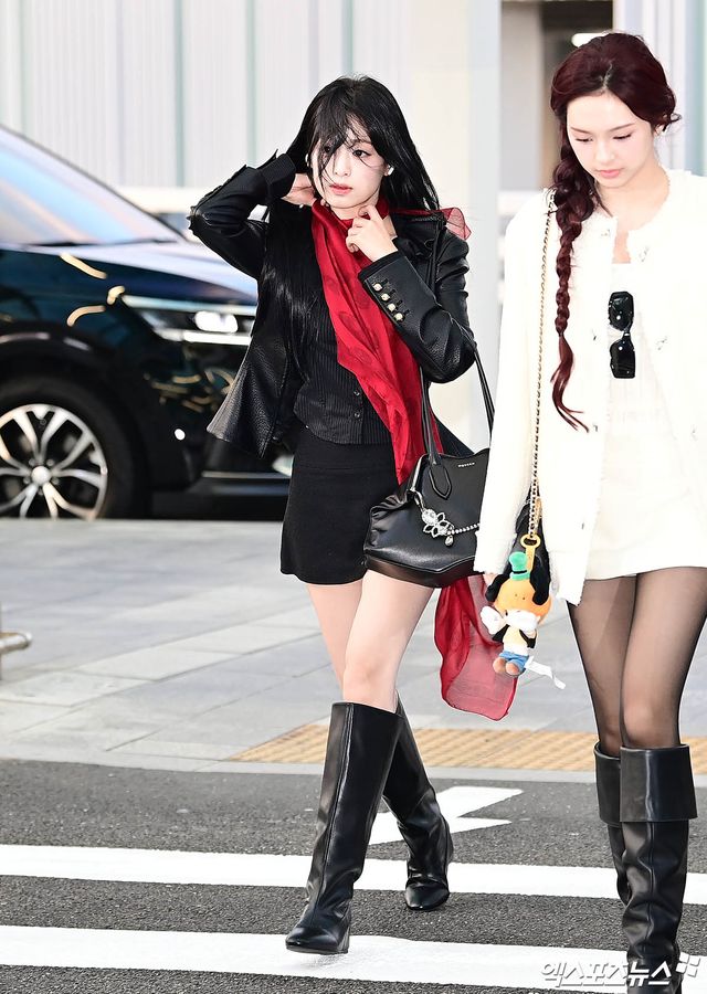 롱 부츠도 헐렁한 각선미