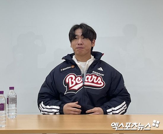 두산 베어스 박찬호가 23일 잠실야구장에서 열린 '2025 곰들의 모임' 행사를 앞두고 취재진과 인터뷰에 응하고 있다. 잠실, 김유민 기자